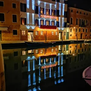 Ca' Bonfadini Historic Experience Отель