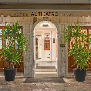 Al Theatro Palace **** Venedik